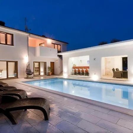 Funcic 1 App * プーラ